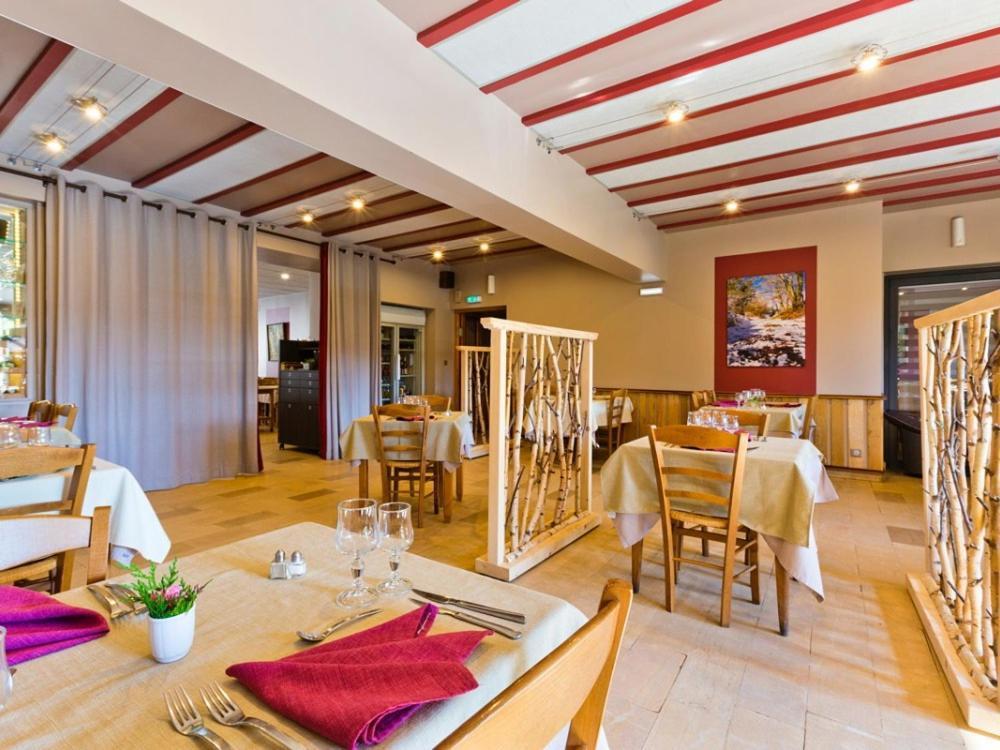 Hotel La Clairiere Chambon-sur-Dolore Eksteriør bilde