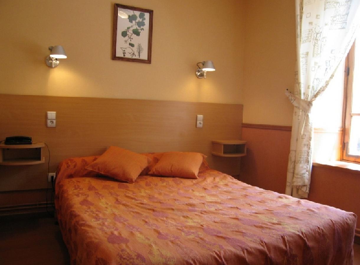 Hotel La Clairiere Chambon-sur-Dolore Rom bilde