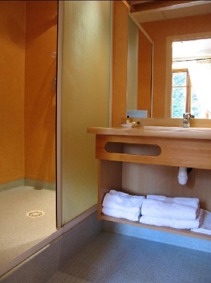 Hotel La Clairiere Chambon-sur-Dolore Rom bilde